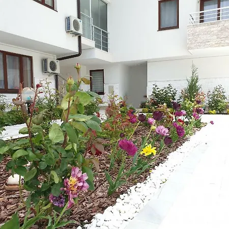 아파트호텔 Emerald Hills 소조폴