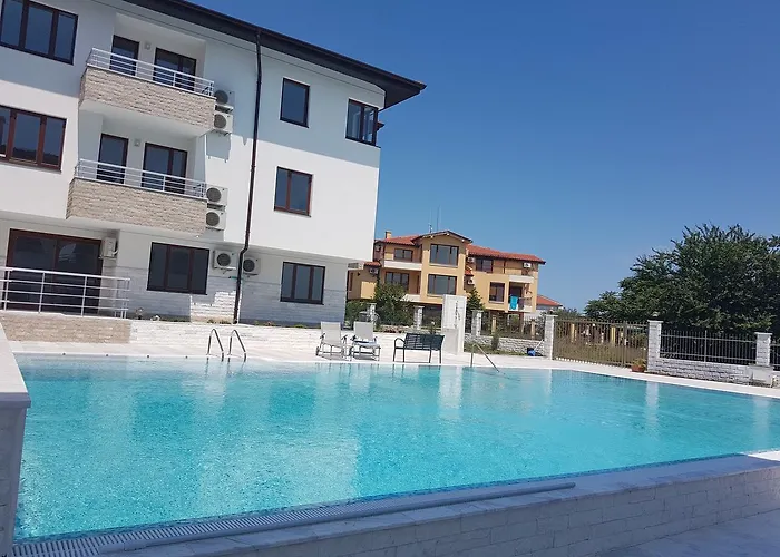 Emerald Hills Хотел