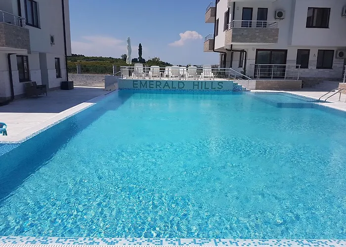 Хотел Emerald Hills